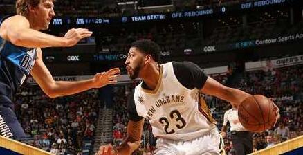 欧联比赛中一球员嘲讽对手鼻子形状，多名队友上前打抱不平