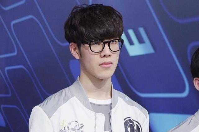 马丁内斯：C罗被罚下主要因为他太有激情；我们必须自我批评